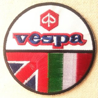 【送料込み】新品☆Vespa（ベスパ）のアイロンワッペン （英&伊国旗柄丸型）(その他)