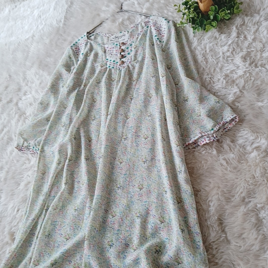 4598 DAZZLE BAD ZURI 花柄　ワンピース　総柄　七分袖　デート レディースのワンピース(ひざ丈ワンピース)の商品写真