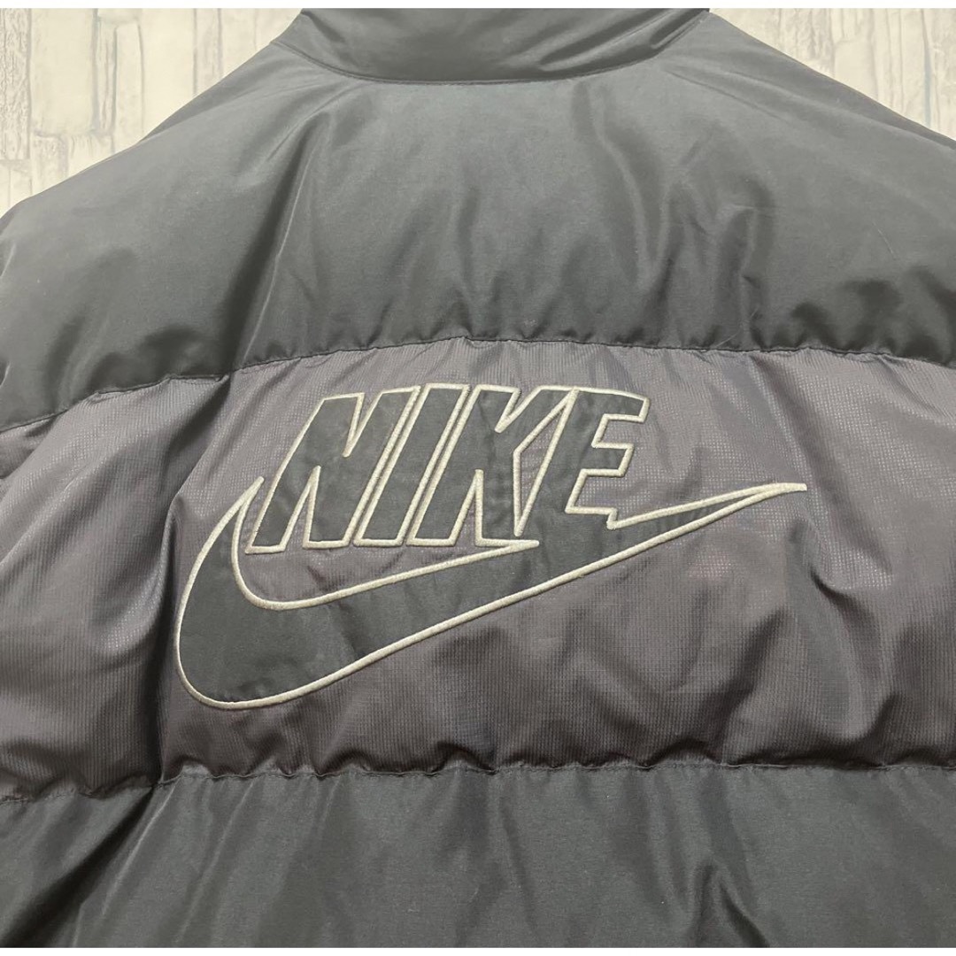NIKE - ナイキ ダウンジャケット デカロゴ 刺繍ロゴ スウッシュ NIKE - ナイキ ダウンジャケット デカロゴ 刺繍ロゴ スウッシュ