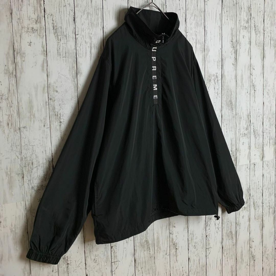 即完売モデル】シュプリーム☆ハーフジップ縦ロゴ入りナイロン 即完売モデル】シュプリーム☆ハーフジップ縦ロゴ入りナイロン