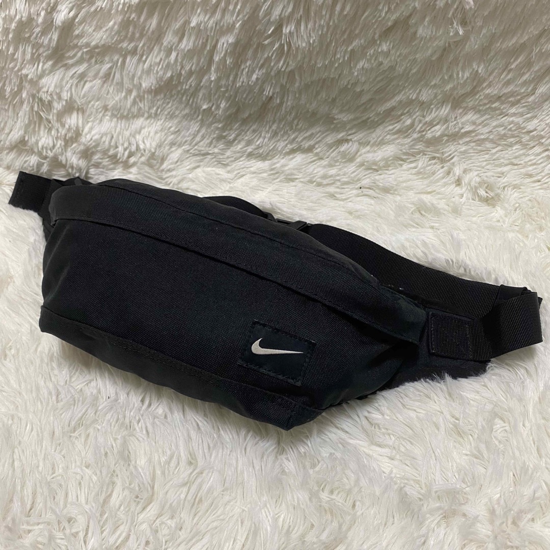 NIKE - NIKE ボディバッグ ナイキ ブラック 90s 黒 ナイキ 3L NIKE - NIKE ボディバッグ ナイキ ブラック 90s 黒 ナイキ 3L