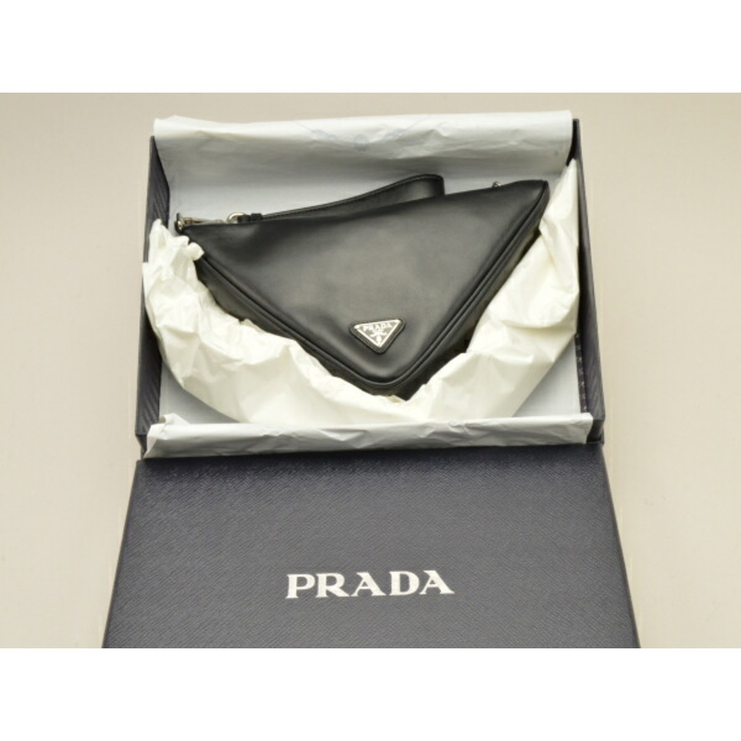 PRADA - プラダ PRADA トライアングル レザー クラッチバッグ PRADA - プラダ PRADA トライアングル レザー クラッチバッグ