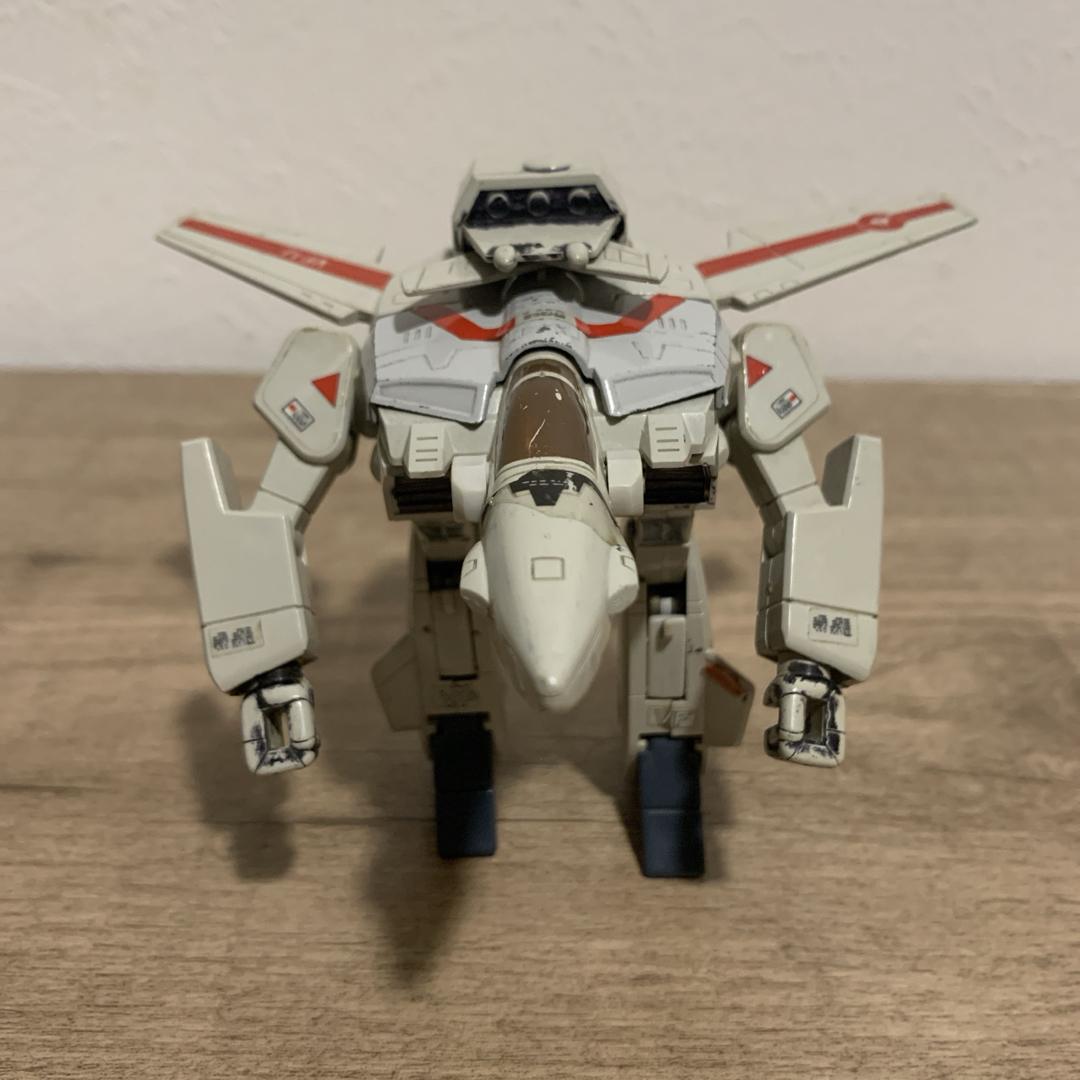 1980年代当時品 マクロス 1/100 バルキリー VF-1J タカトク 1980年代当時品 マクロス 1/100 バルキリー VF-1J タカトク