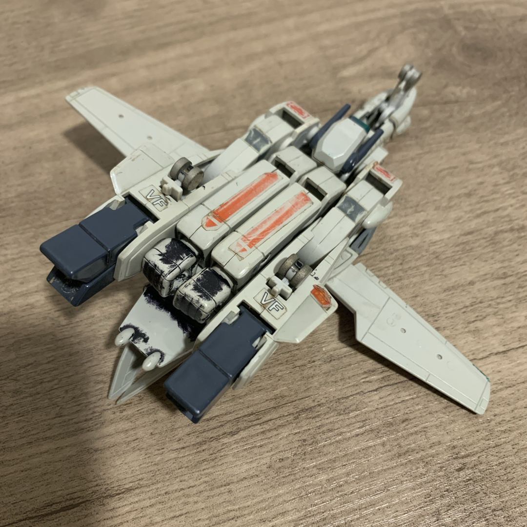 1980年代当時品 マクロス 1/100 バルキリー VF-1J タカトク 1980年代当時品 マクロス 1/100 バルキリー VF-1J タカトク