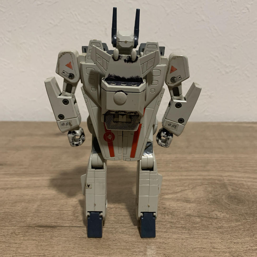 1980年代当時品 マクロス 1/100 バルキリー VF-1J タカトク 1980年代当時品 マクロス 1/100 バルキリー VF-1J タカトク
