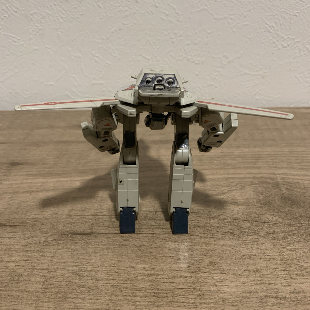 1980年代当時品 マクロス 1/100 バルキリー VF-1J タカトク 1980年代当時品 マクロス 1/100 バルキリー VF-1J タカトク