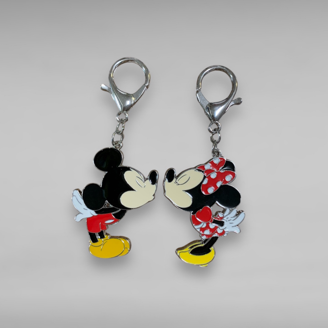 Disney(ディズニー)の新品.ミッキー キーホルダー.ミニー キーホルダー.ディズニー キーホルダー エンタメ/ホビーのおもちゃ/ぬいぐるみ(キャラクターグッズ)の商品写真
