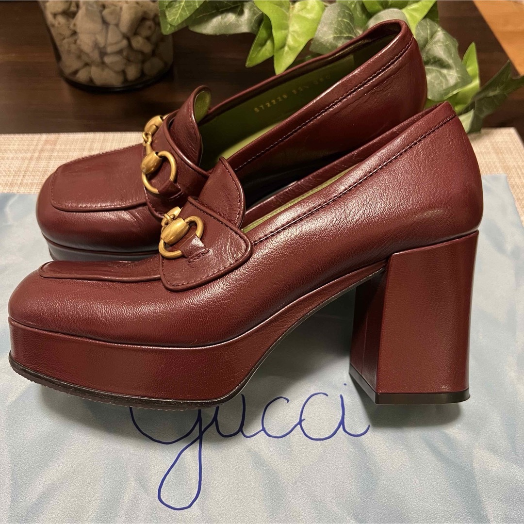 GUCCI - GUCCI グッチ ローファー 靴 赤茶 ホースビット 美品 GUCCI - GUCCI グッチ ローファー 靴 赤茶 ホースビット 美品