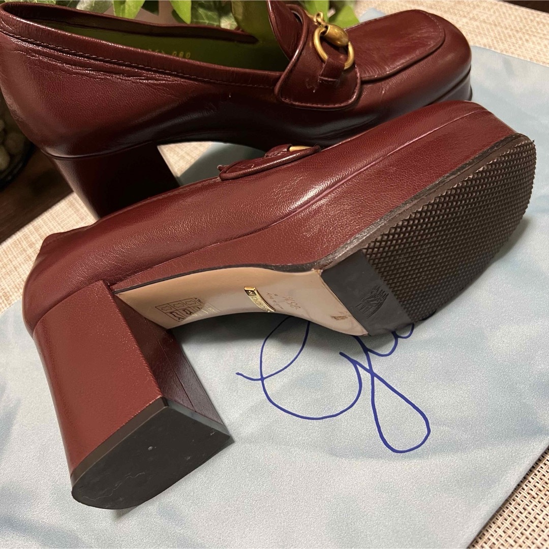 GUCCI - GUCCI グッチ ローファー 靴 赤茶 ホースビット 美品 GUCCI - GUCCI グッチ ローファー 靴 赤茶 ホースビット 美品