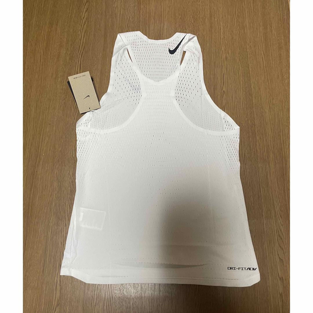 ホワイト S ランニングトップ(NIKE - 新品 Sナイキ エアロ ホワイト S ランニングトップ(NIKE - 新品 Sナイキ エアロ