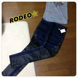 ロデオクラウンズ(RODEO CROWNS)のRODEO☆合皮スキニー(カジュアルパンツ)