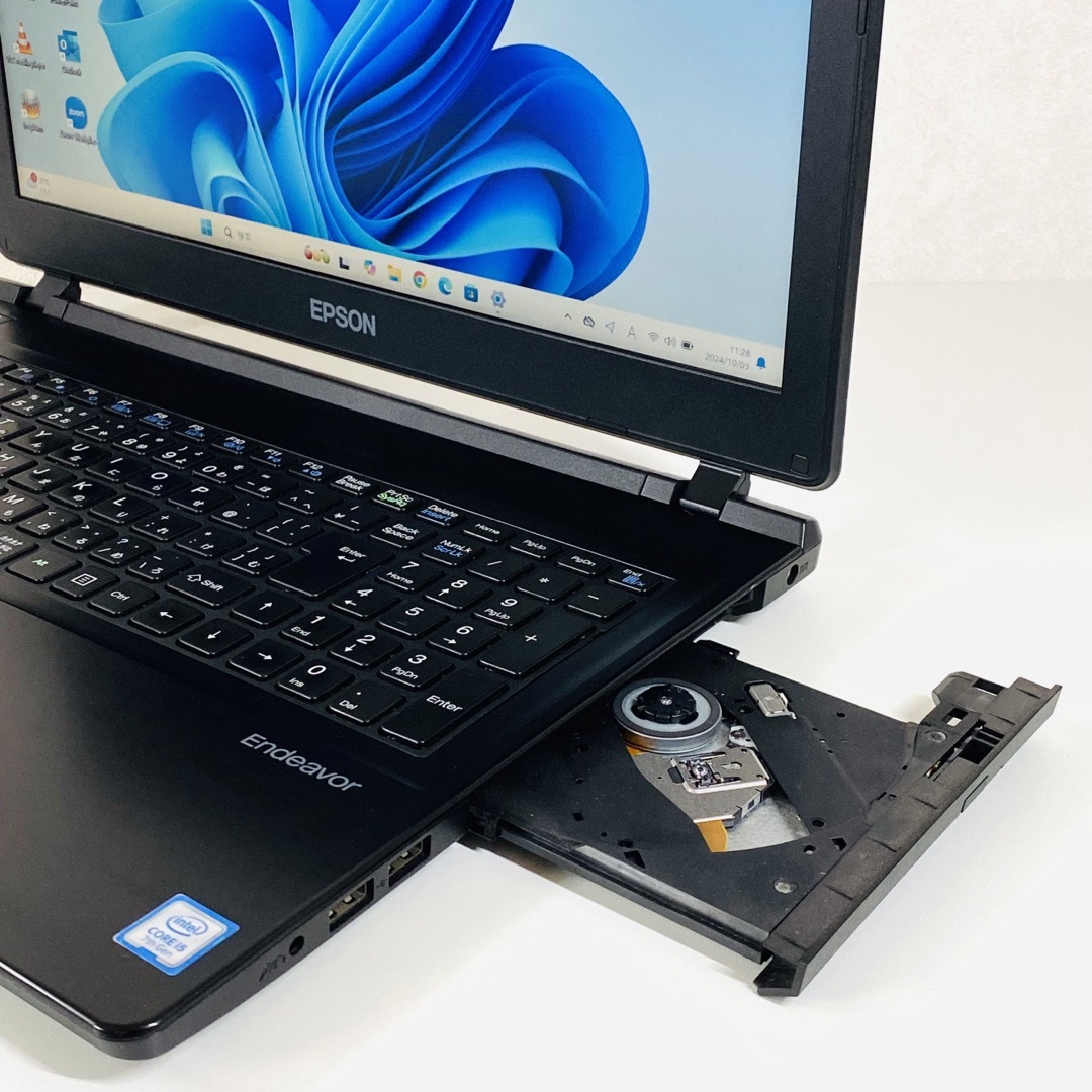 EPSON(エプソン)のCorei5 8GB ノートパソコン Windows11 SSD オフィス付き スマホ/家電/カメラのPC/タブレット(ノートPC)の商品写真