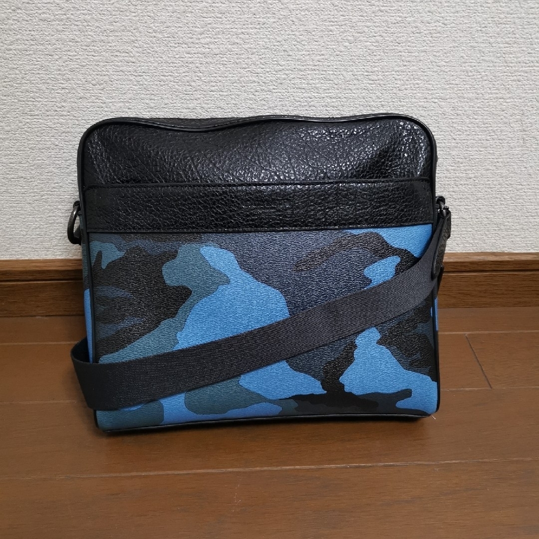 美品】 COACH コーチ カモフラージュ クロスボディ ショルダー 美品】 COACH コーチ カモフラージュ クロスボディ ショルダー