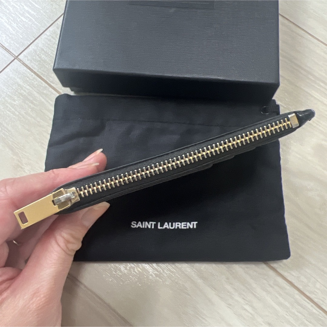 SAINT LAURENT サンローラン 黒 フラグメントケース SAINT LAURENT サンローラン 黒 フラグメントケース