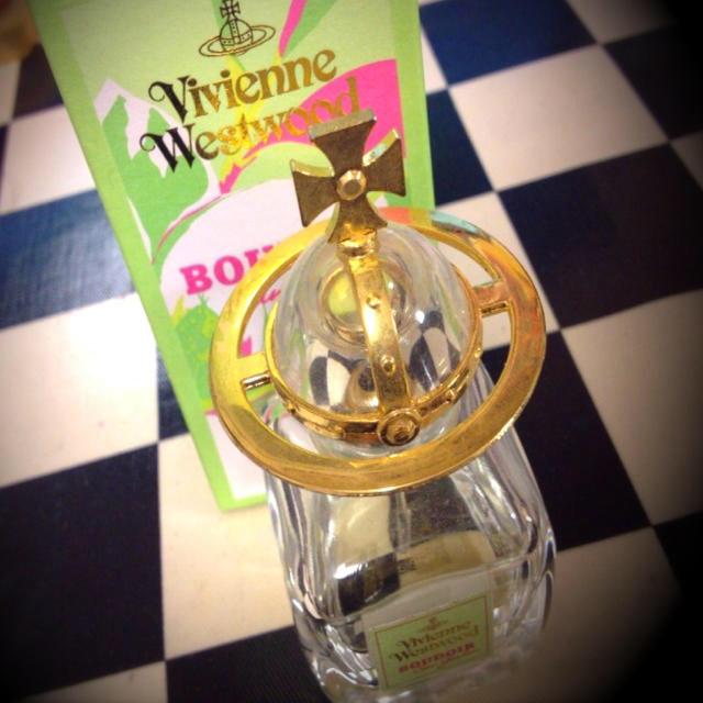 Vivienne Westwood(ヴィヴィアンウエストウッド)のvivienne♡シンガーデン♡香水 コスメ/美容の香水(香水(女性用))の商品写真
