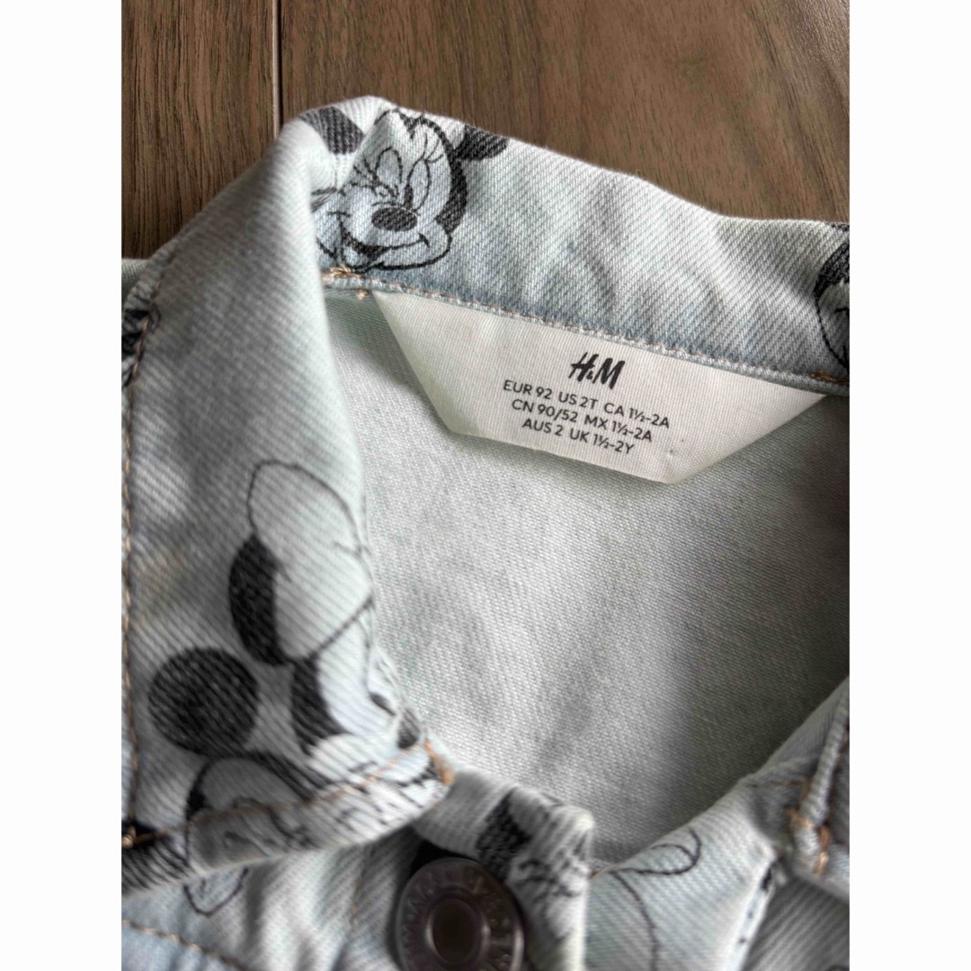 H&M(エイチアンドエム)の美品　デニム上下セット　ディズニー(ZARA、BREEZE、petitmain キッズ/ベビー/マタニティのキッズ服女の子用(90cm~)(ジャケット/上着)の商品写真