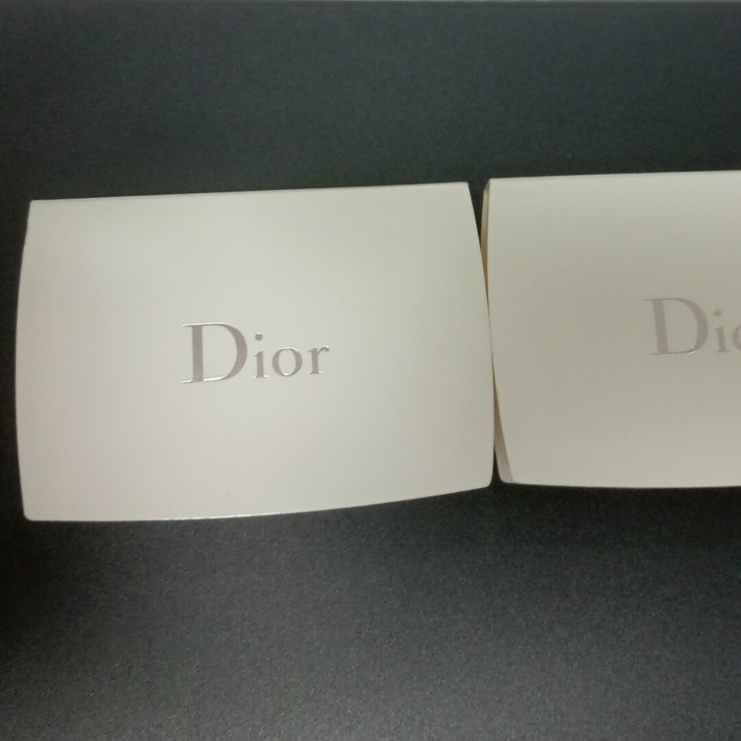 Christian Dior - 新品☆スノーホワイト ピュア&パーフェクト ファンデ<020/ライトベージュ>の通販 by プリティウーマン's  shop｜クリスチャンディオールならラクマ