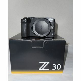 ニコン(Nikon)のZ30  ミラーレスカメラ　マイク付属(ミラーレス一眼)
