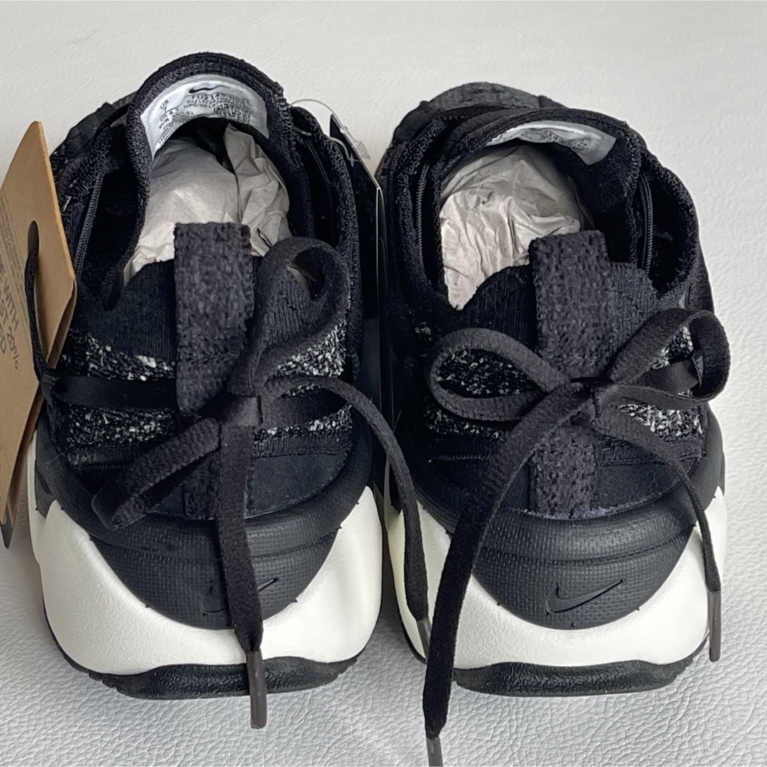 24センチ NIKE フライニット ブルーム ブラック ホワイト ウィメンズ 24センチ NIKE フライニット ブルーム ブラック ホワイト ウィメンズ