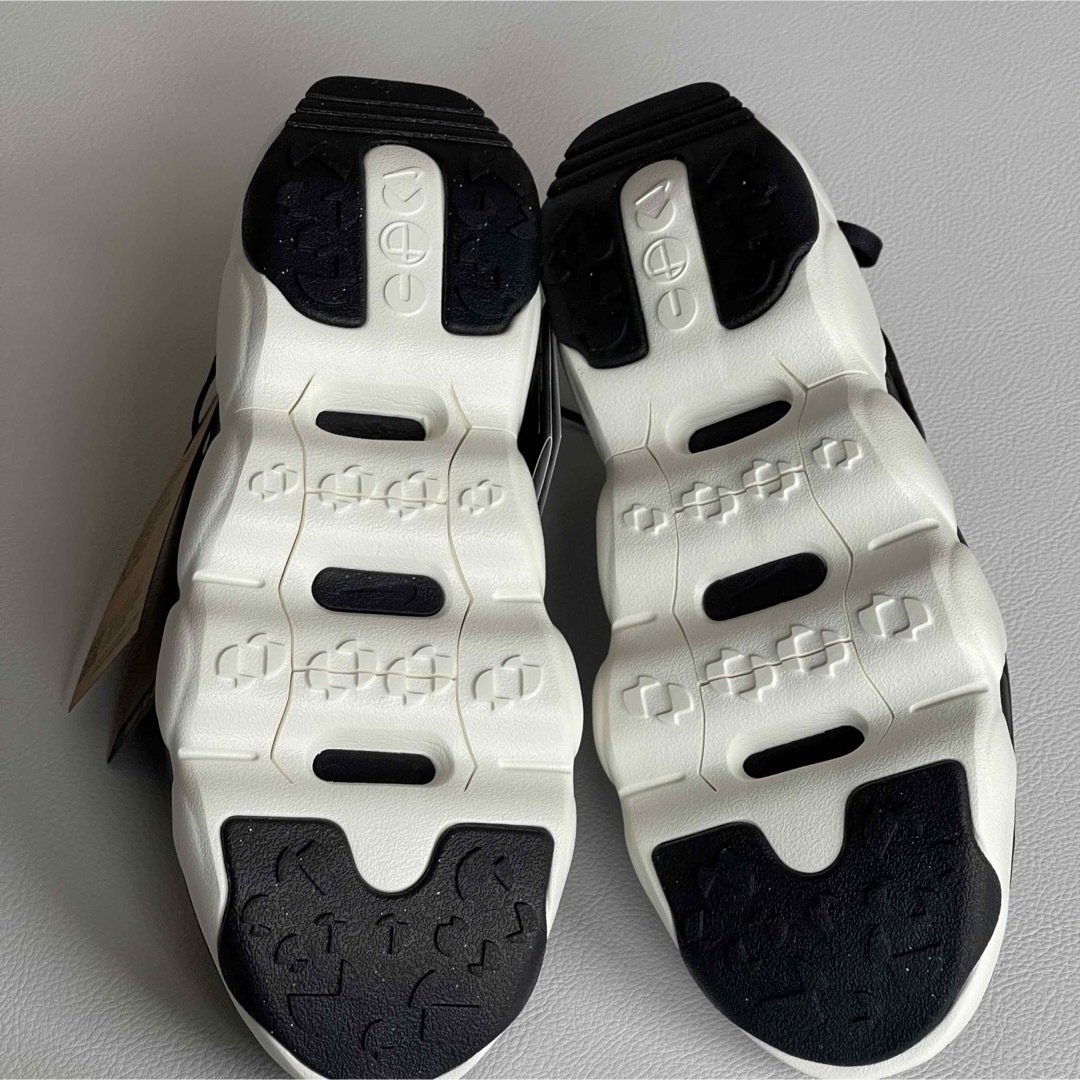 24センチ NIKE フライニット ブルーム ブラック ホワイト ウィメンズ 24センチ NIKE フライニット ブルーム ブラック ホワイト ウィメンズ