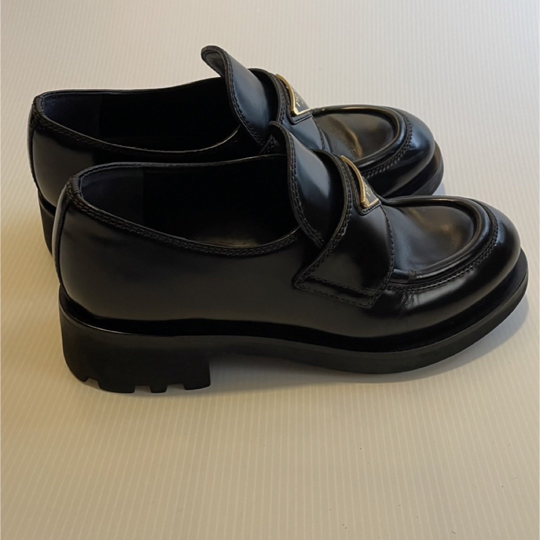 PRADA - プラダ ローファー ゴールド金具の通販 by ゆん's shop PRADA - プラダ ローファー ゴールド金具の通販 by ゆん's shop