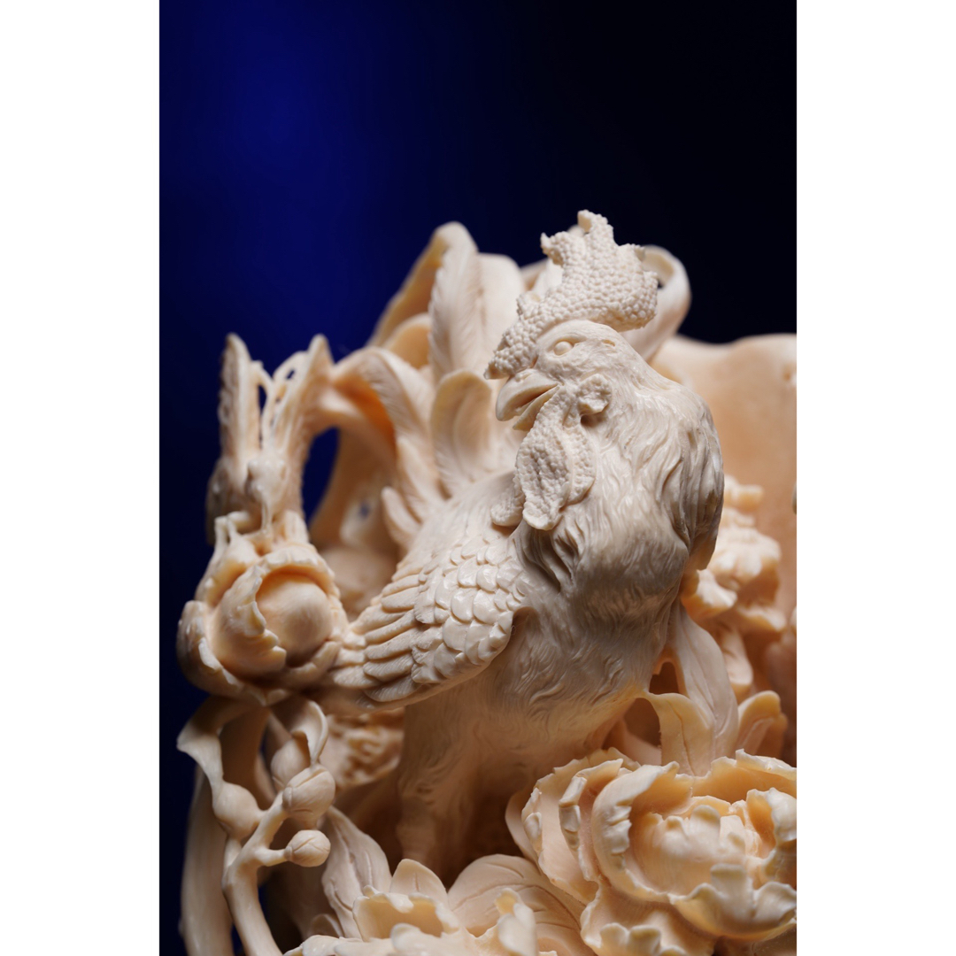 天然マンモス牙美しい手作り彫刻 金鶏報暁 置物飾り 天然マンモス牙美しい手作り彫刻 金鶏報暁 置物飾り