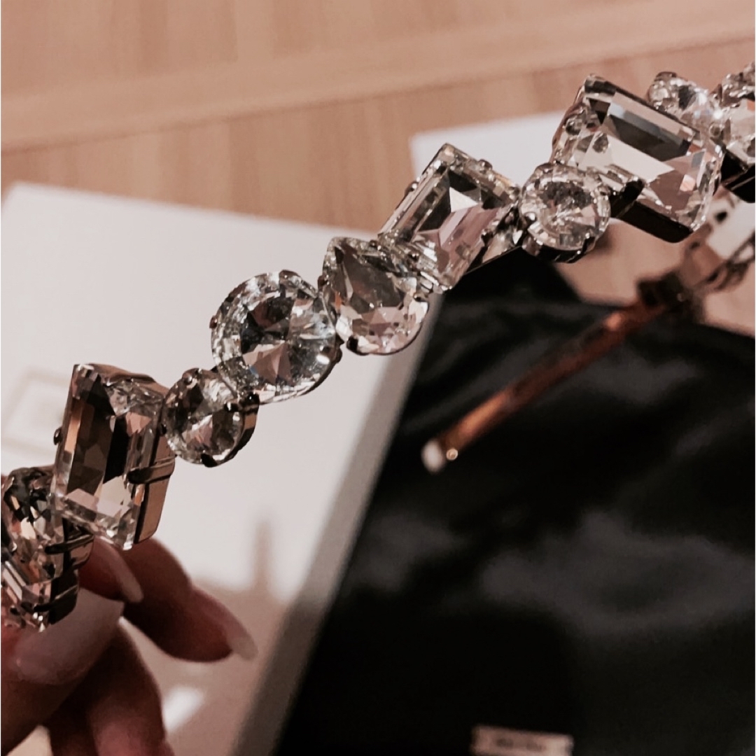 MIU MIU - miumiu ビジュークリスタルカチューシャの通販 by M MIU MIU - miumiu ビジュークリスタルカチューシャの通販 by M