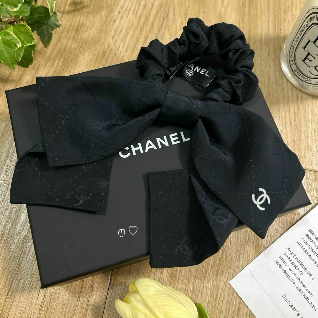 今季新作CHANELシャネル ココマークリボンシュシュ シルク ヘア 今季新作CHANELシャネル ココマークリボンシュシュ シルク ヘア