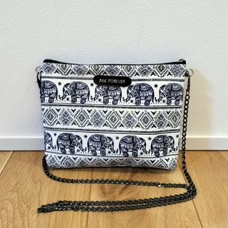 BKK Forever ショルダーバッグ　ポーチ(ショルダーバッグ)