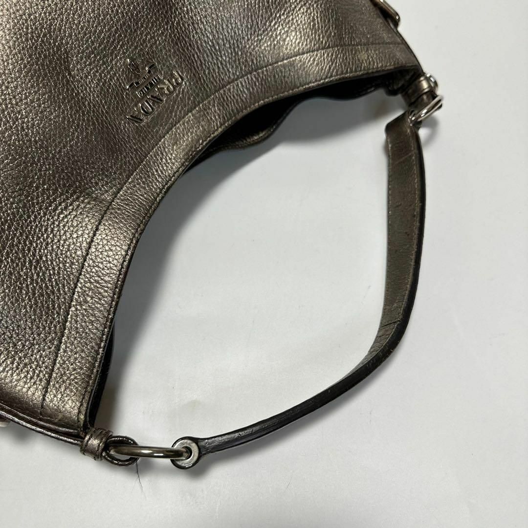 PRADA - b83【美品】プラダ ヴィッテロ レザー ロゴ金具 ワン PRADA - b83【美品】プラダ ヴィッテロ レザー ロゴ金具 ワン