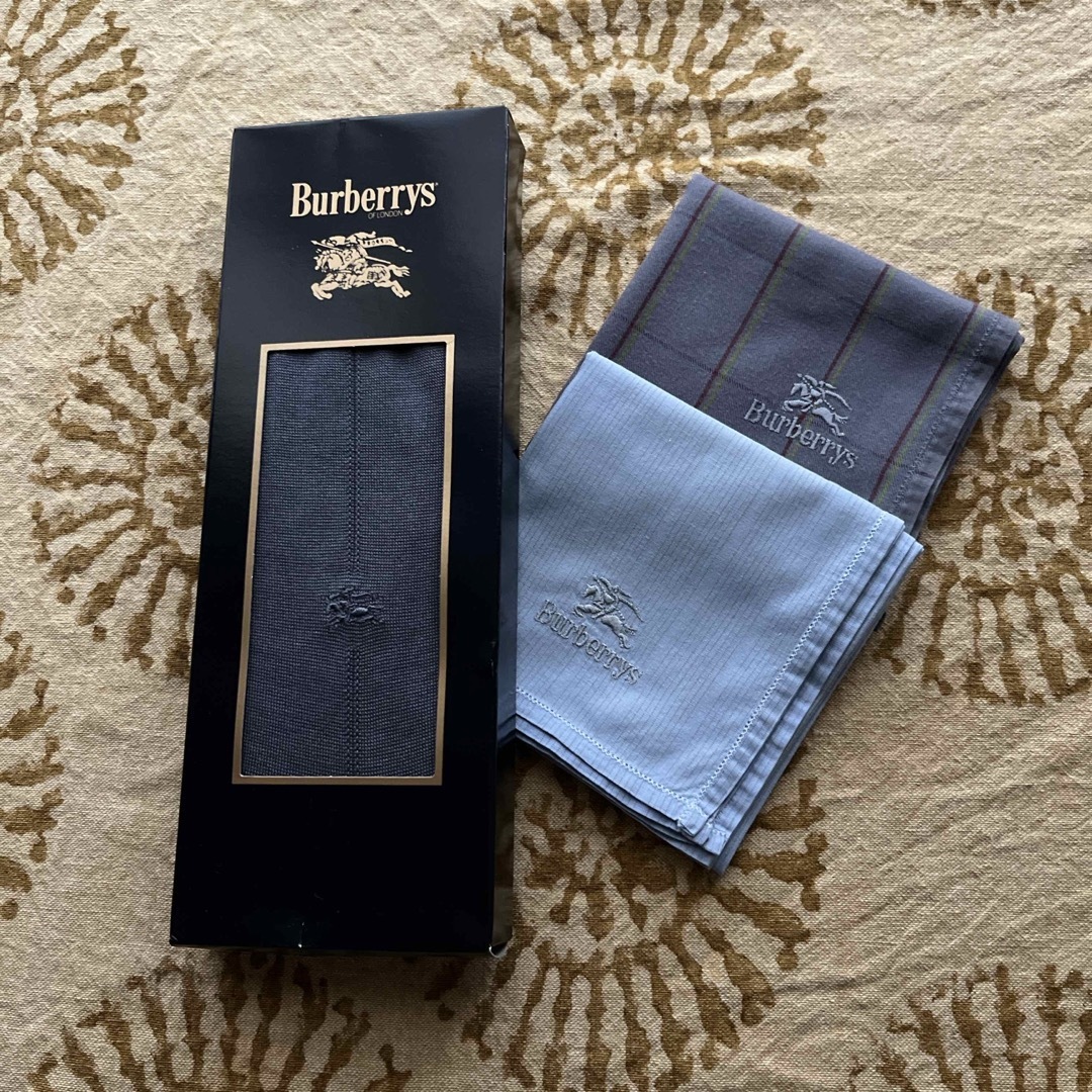 BURBERRY - No.3⭐︎新品未使用 バーバリー 靴下1足 ハンカチ BURBERRY - No.3⭐︎新品未使用 バーバリー 靴下1足 ハンカチ