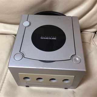 任天堂(家庭用ゲーム機本体 ・ シルバー/銀色系)のフリマ 任天堂(家庭用ゲーム機本体 ・ シルバー/銀色系)のフリマ