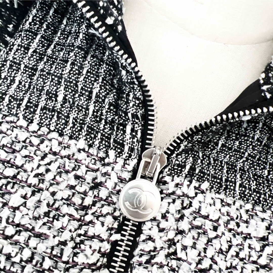 CHANEL - 未使用 CHANELシャネル ツイード コート ダウン ベスト CHANEL - 未使用 CHANELシャネル ツイード コート ダウン ベスト