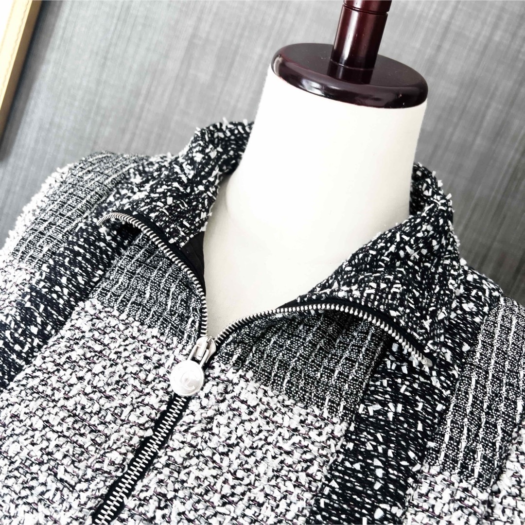 CHANEL - 未使用 CHANELシャネル ツイード コート ダウン ベスト CHANEL - 未使用 CHANELシャネル ツイード コート ダウン ベスト