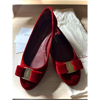 Salvatore Ferragamo(バレエシューズ ・ レッド/赤色系)の Salvatore Ferragamo(バレエシューズ ・ レッド/赤色系)の