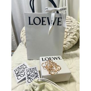 LOEWE(ブローチ/コサージュ)のフリマアイテム一覧 LOEWE(ブローチ/コサージュ)のフリマアイテム一覧