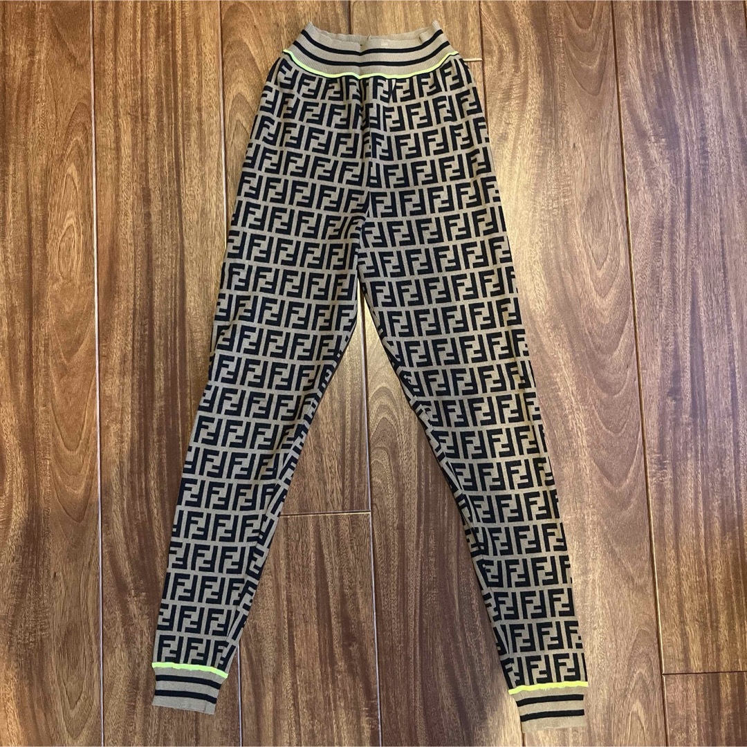 FENDI - FENDIROMAフェンディレギンスの通販 by リッツ's shop FENDI - FENDIROMAフェンディレギンスの通販 by リッツ's shop