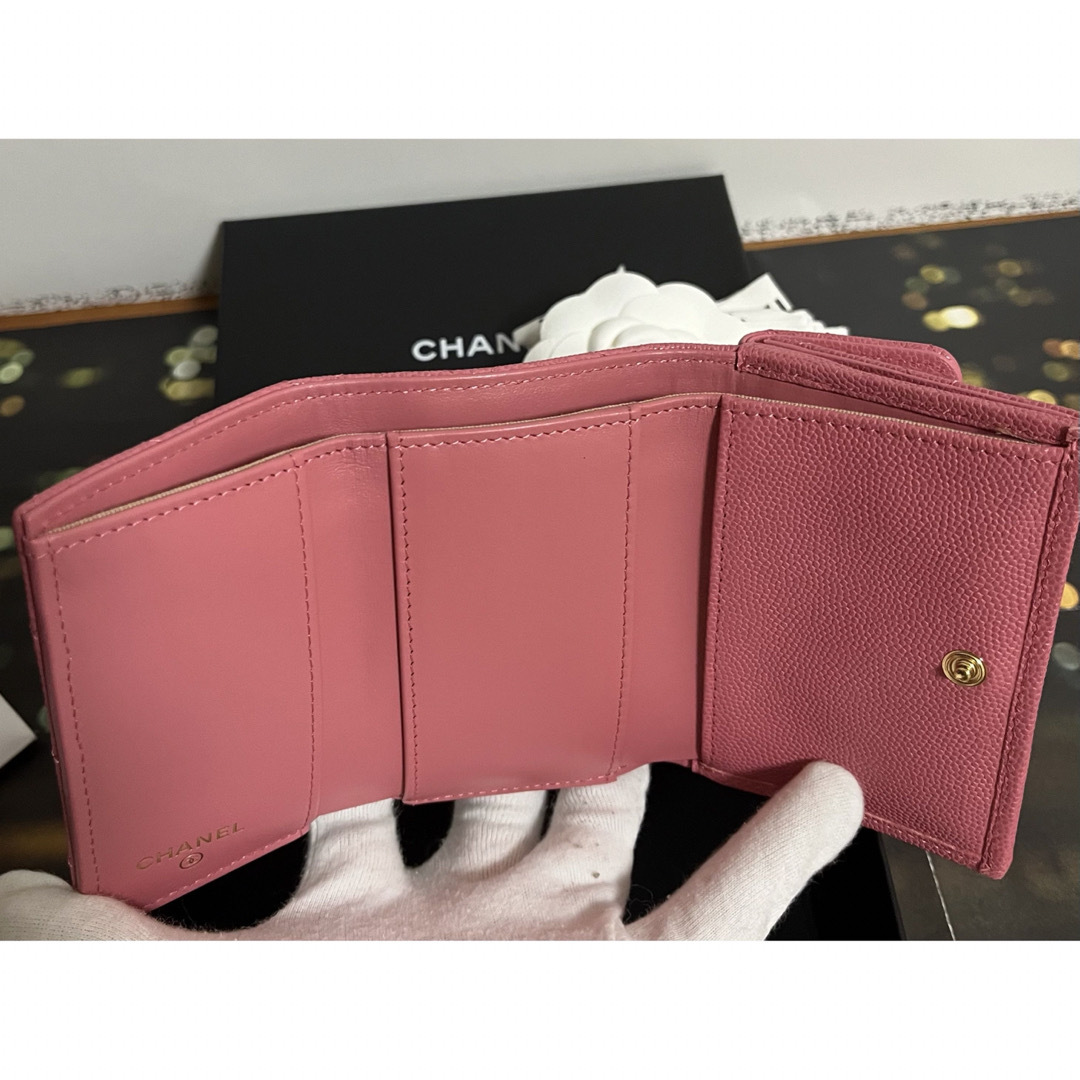 CHANEL - 新品未使用✨2023-24秋冬コレクション 三つ折り ミニ CHANEL - 新品未使用✨2023-24秋冬コレクション 三つ折り ミニ