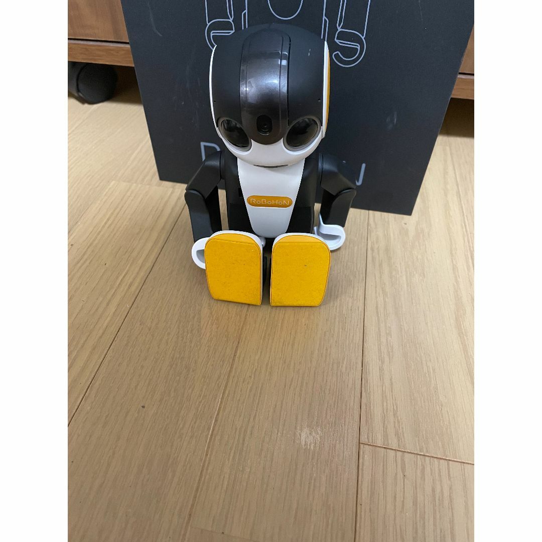 ☆SHARP/シャープ RoBoHoN SR-04M-Y 【ロボット】 生活家電 ☆SHARP/シャープ RoBoHoN SR-04M-Y 【ロボット】 生活家電
