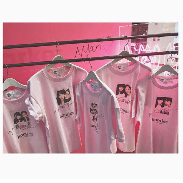 AKB48(エーケービーフォーティーエイト)の❤️【送料込】22market☆ピンクno3b☆Tシャツ エンタメ/ホビーのタレントグッズ(アイドルグッズ)の商品写真