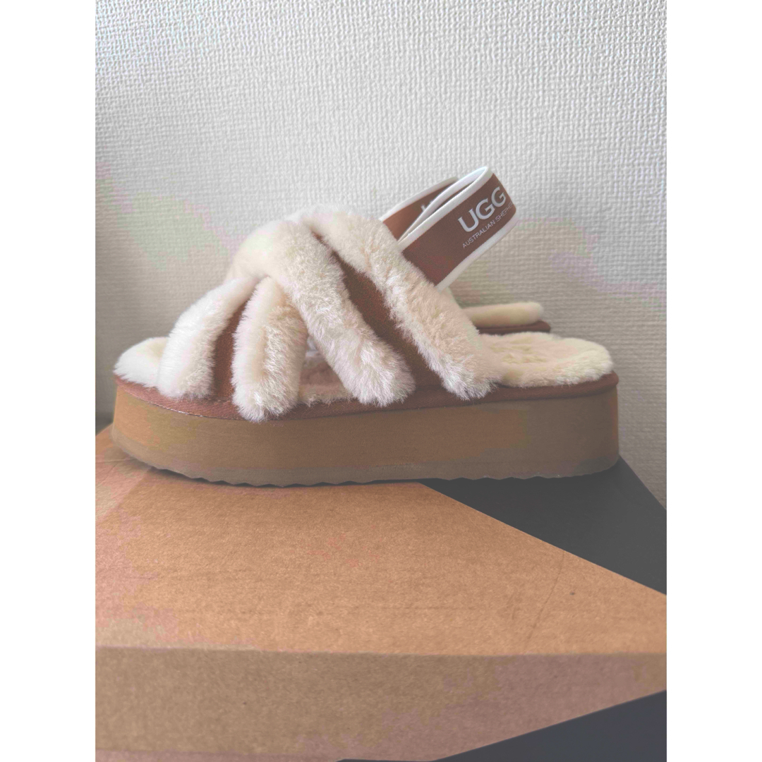 UGG - UGG 厚底サンダルの通販 by lovekmyalove's shop|アグ UGG - UGG 厚底サンダルの通販 by lovekmyalove's shop|アグ