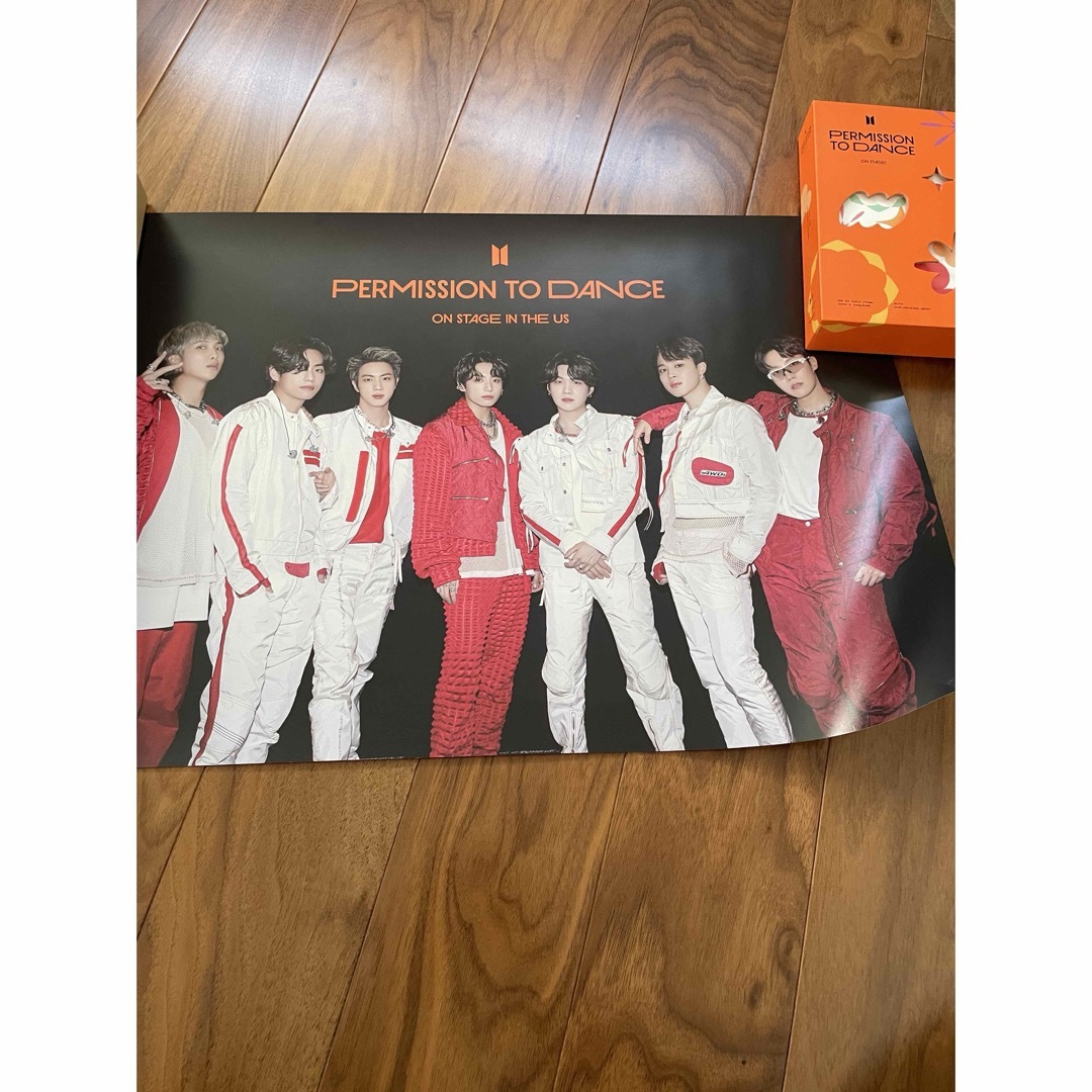 防弾少年団(BTS)(ボウダンショウネンダン)のBTS ポスター 値下げ エンタメ/ホビーのタレントグッズ(アイドルグッズ)の商品写真