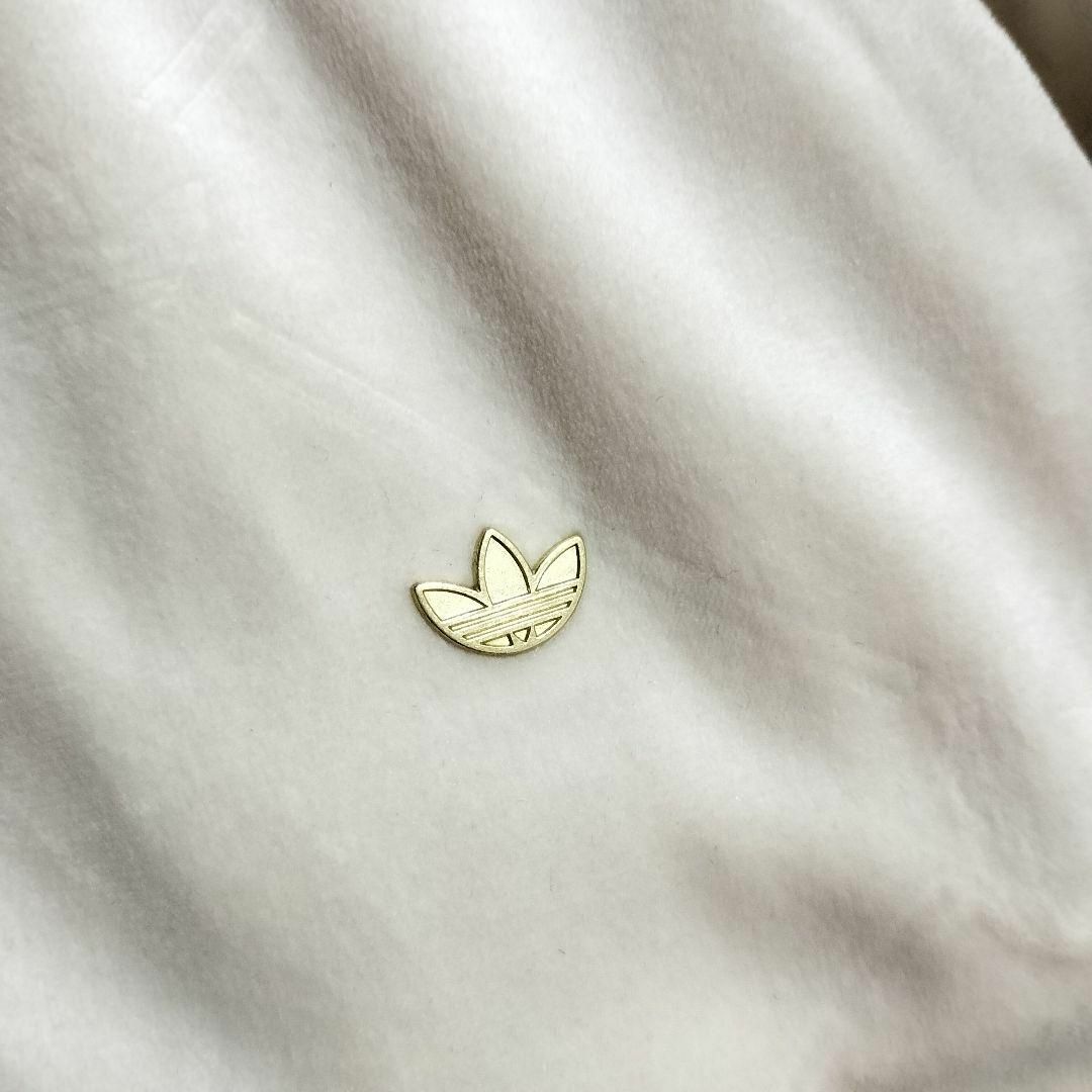 Originals（adidas） - アディダス オフホワイト ベロア