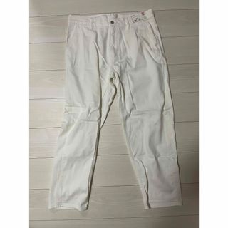 ユニクロ(UNIQLO)の【新品】UNIQLO リラックスアンクルジーンズ L オフホワイト(デニム/ジーンズ)