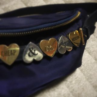 MOSCHINO(ボディバッグ/ウエストポーチ)のフリマアイテム一覧 MOSCHINO(ボディバッグ/ウエストポーチ)のフリマアイテム一覧