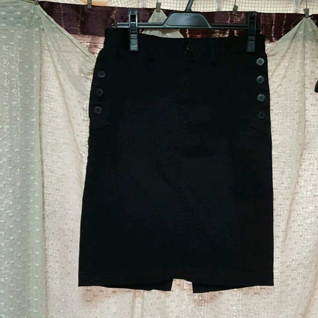 HYSTERIC GLAMOUR(ヒステリックグラマー)のHYSTERICS　ストレッチ黒の膝丈スカート👗 レディースのスカート(ひざ丈スカート)の商品写真