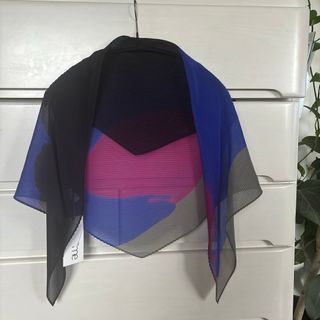 PLEATS PLEASE ISSEY MIYAKE(ストール/パシュミナ)のフリマ PLEATS PLEASE ISSEY MIYAKE(ストール/パシュミナ)のフリマ