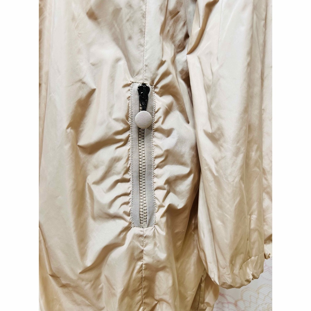 MONCLER - モンクレール ベージュ ジャケット フード付き MONCLER - モンクレール ベージュ ジャケット フード付き