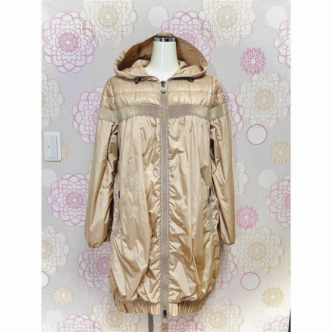 MONCLER - モンクレール ベージュ ジャケット フード付き MONCLER - モンクレール ベージュ ジャケット フード付き
