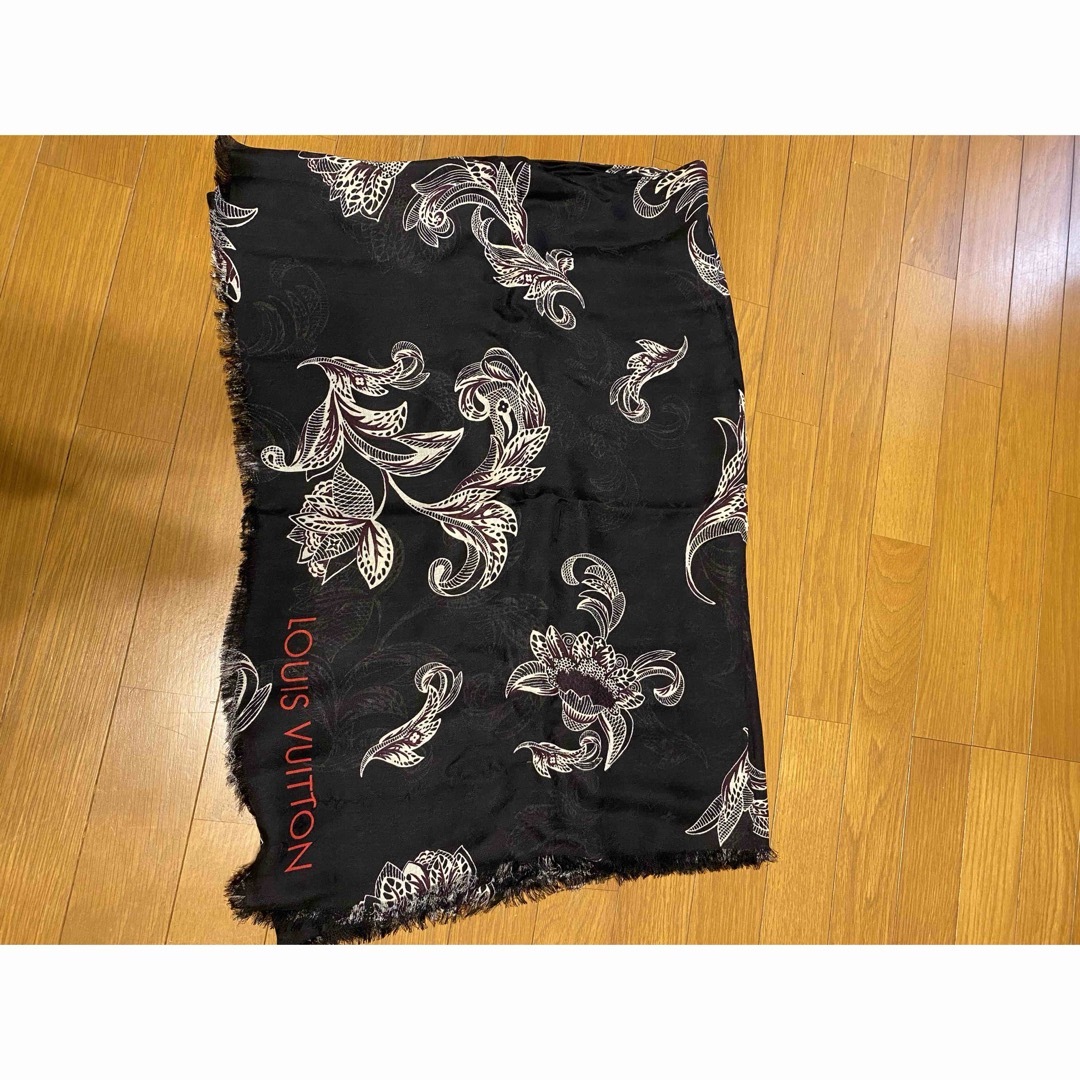 LOUIS VUITTON 花柄 シルク混大判ストール LOUIS VUITTON 花柄 シルク混大判ストール